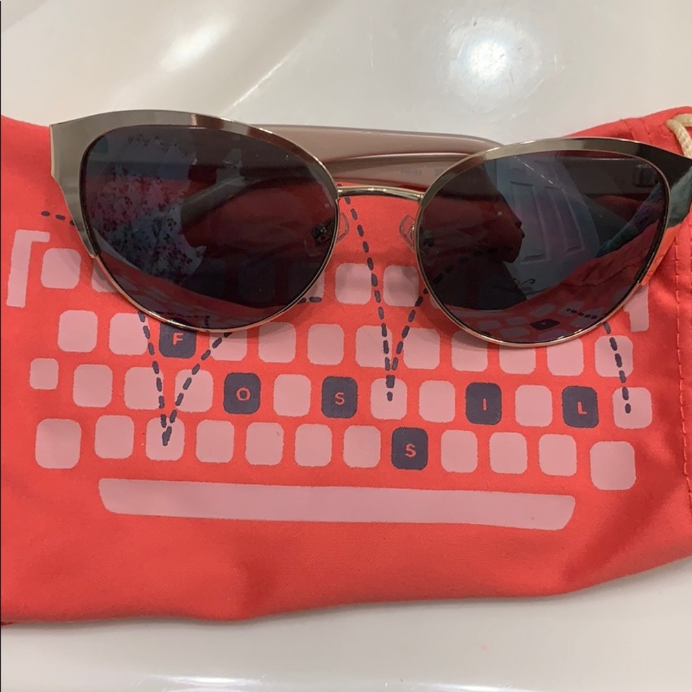 Women’s fossil sunglasses with bag